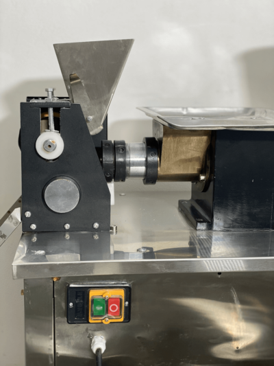 MÁQUINA FORMADORA DE PASTÉIS E SALGADOS FRITOS E ASSADOS - Image 4